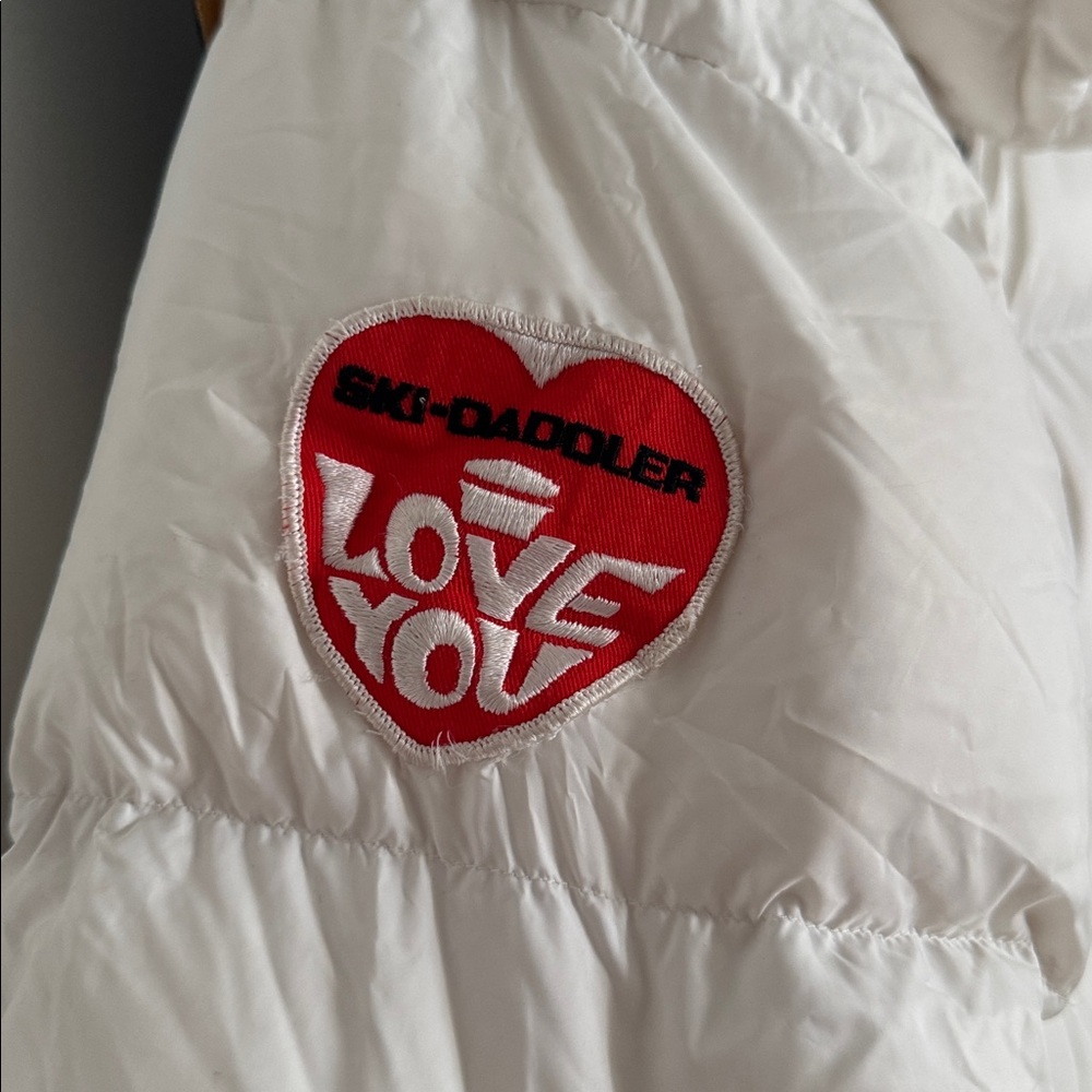 Perfect moment winter Puffer Jacket with exclusive ski resort patches XS